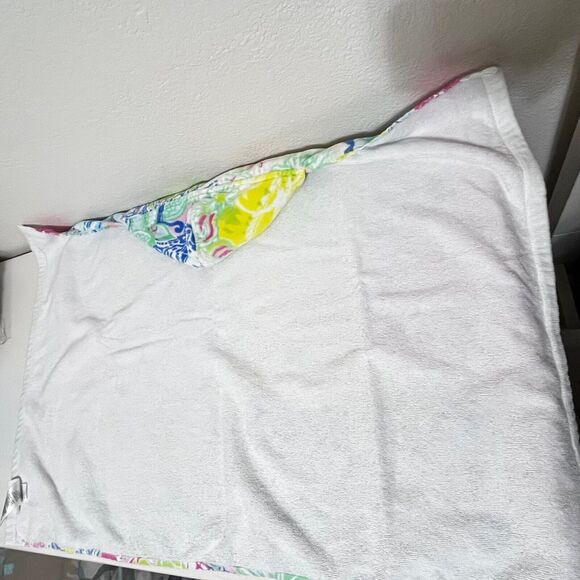 Pottery Barn Kids Lilly Pulitzer Cheek to Cheek Baby Beach Wrap Hooded Towel - Picture 13 of 13